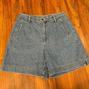Liz Claiborne vintage 90’s denim shorts